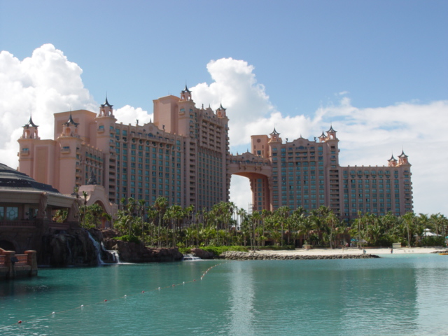 atlantis-royal-towers-bridge-suite.jpg