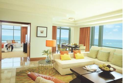 Atlantis Cove Towers suite