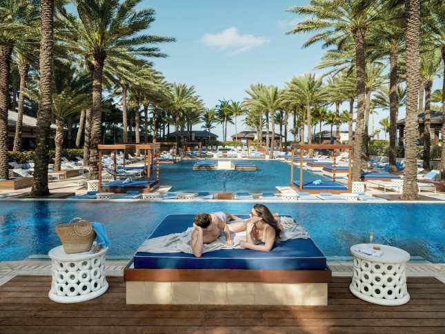Cove Pool Atlantis enjoy Day Bed