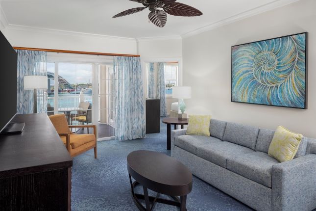 Harborside Resort Vacation Rentals living room
