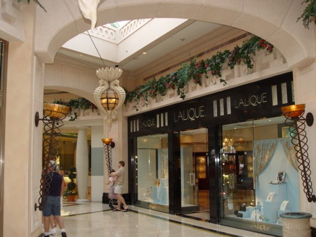 atlantis bahamas resort shopping