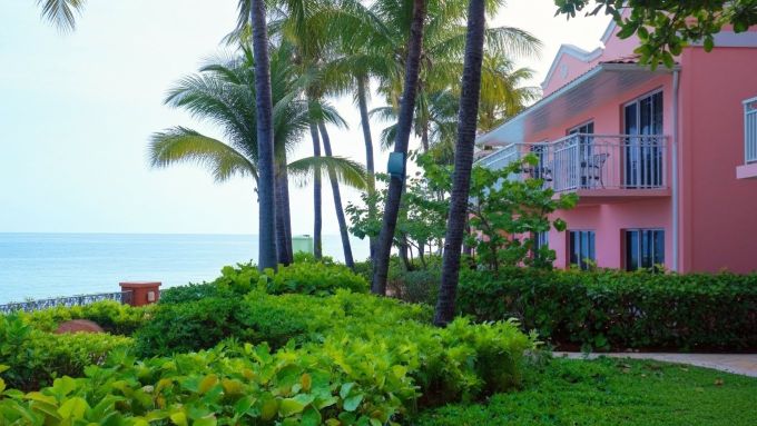 Garden rooms water view balcony